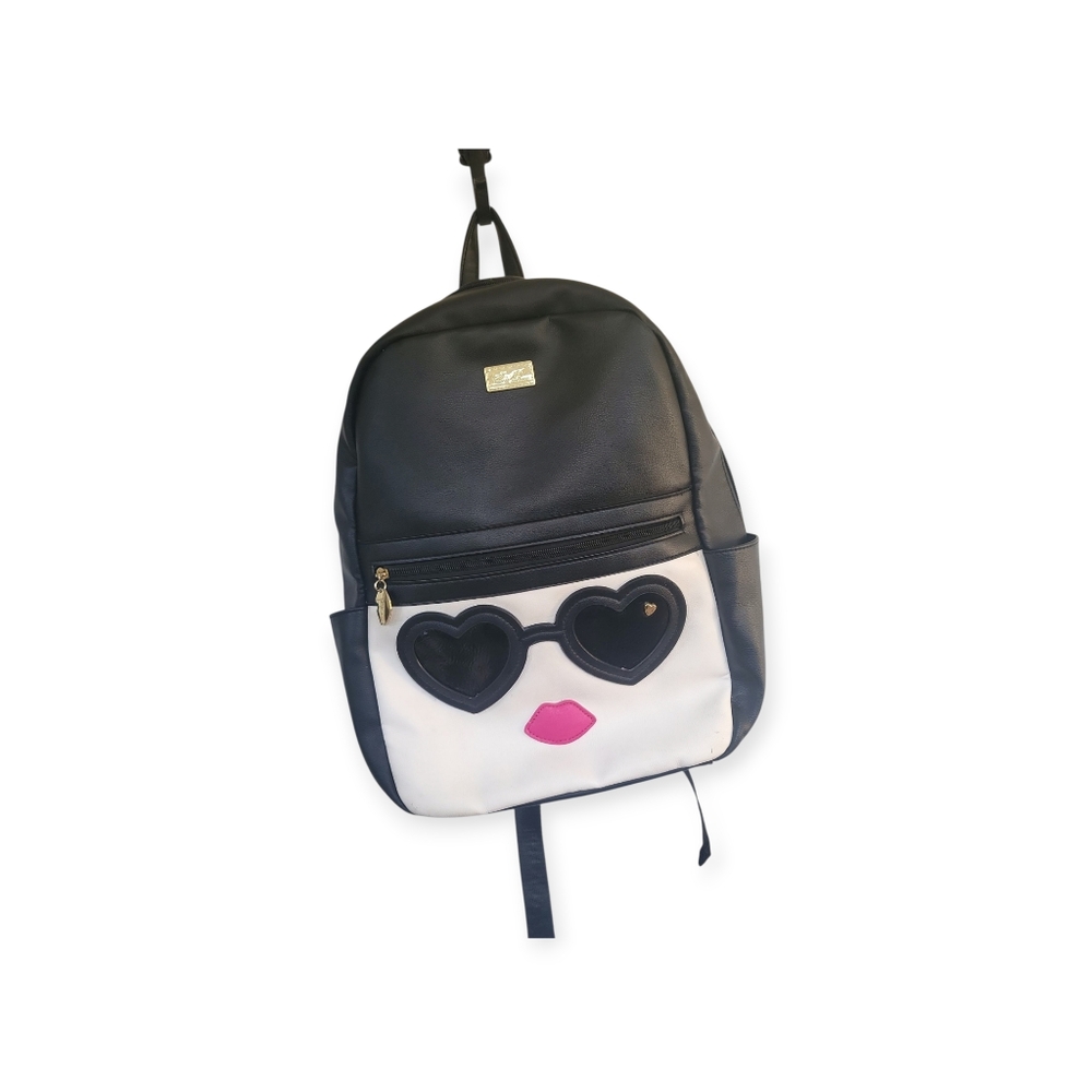 Betsey Johnson LBREGAN Heart Sunglass Large Backpack - Picture 10 of 10